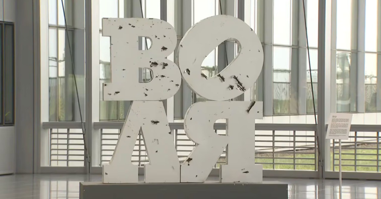 «Воля»: у штаб-квартирі НАТО розмістили інсталяцію, пов’язану з Херсонщиною