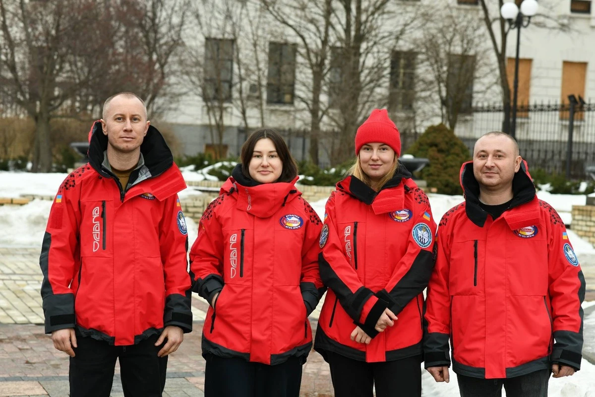 Херсонці у складі експедиції вирушили на станцію "Академік Вернадський"