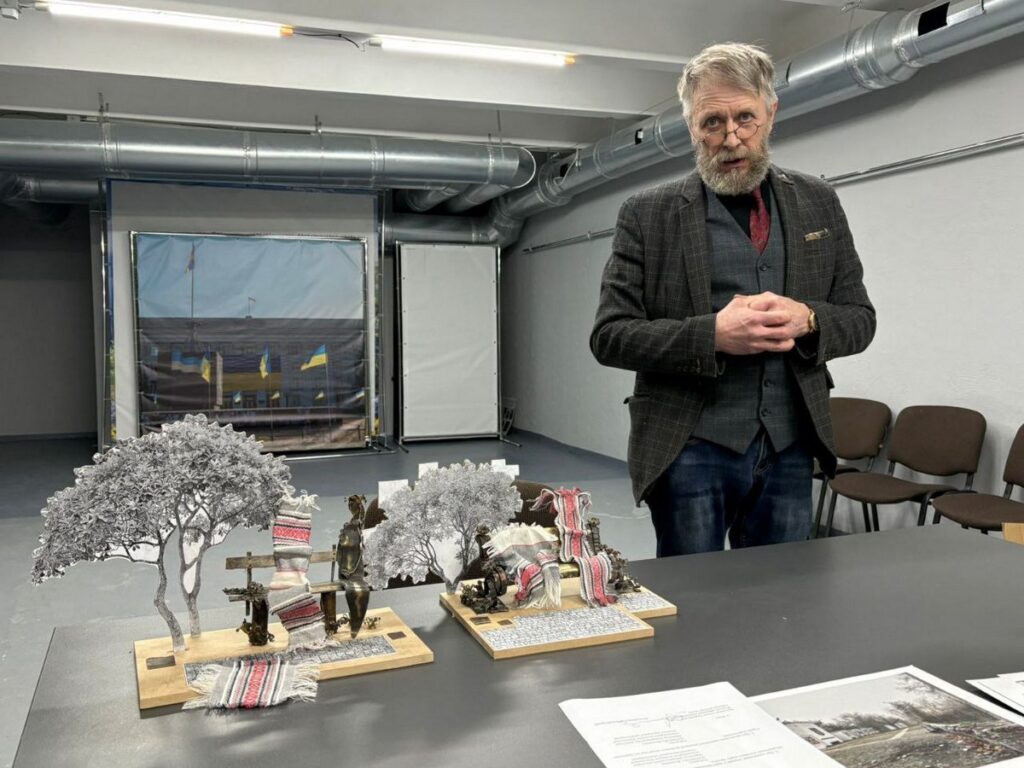 Облаштування місць памятті цивільних Героїв Херсонщини