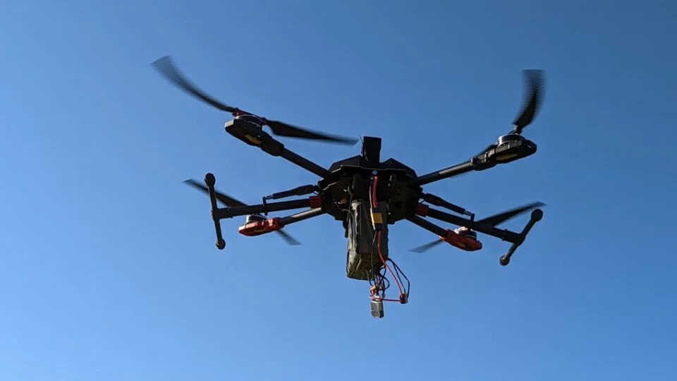 На Херсонщині росіяни дроном атакували евакуаційне авто, є постраждалий