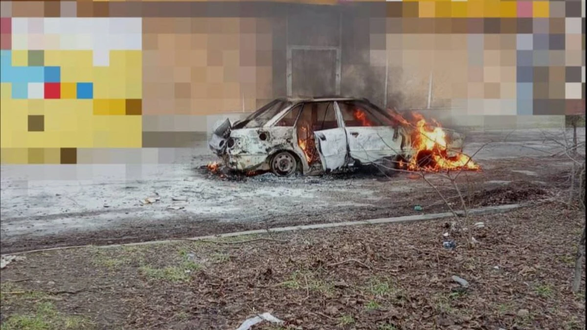 У Херсоні російські військові спрямували дрон на машину