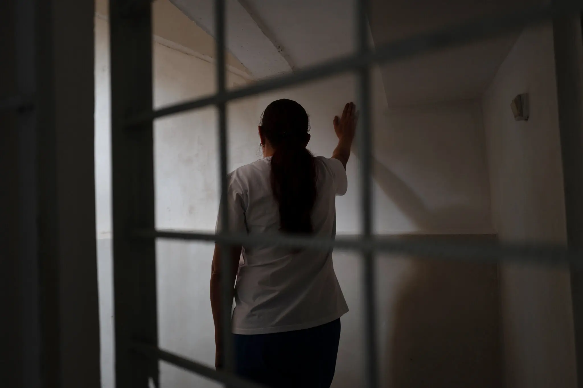 Йшла через мінні поля: історія юристки з Херсонщини, яка втекла від російських військових