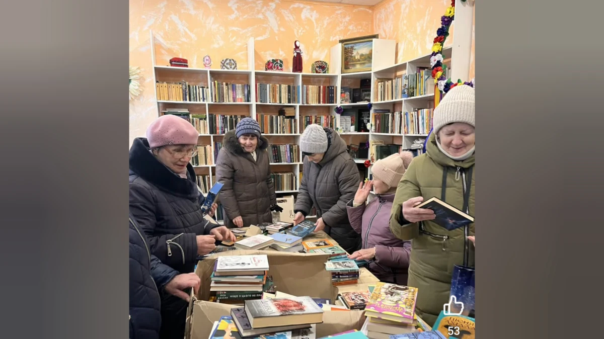 Бібліотека Дар'ївської громади отримала понад 160 книг у межах проєкту "Книги для Півдня України"