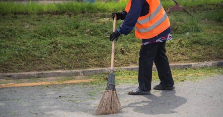Внаслідок детонації вибухівки у Херсоні постраждали 7 комунальників