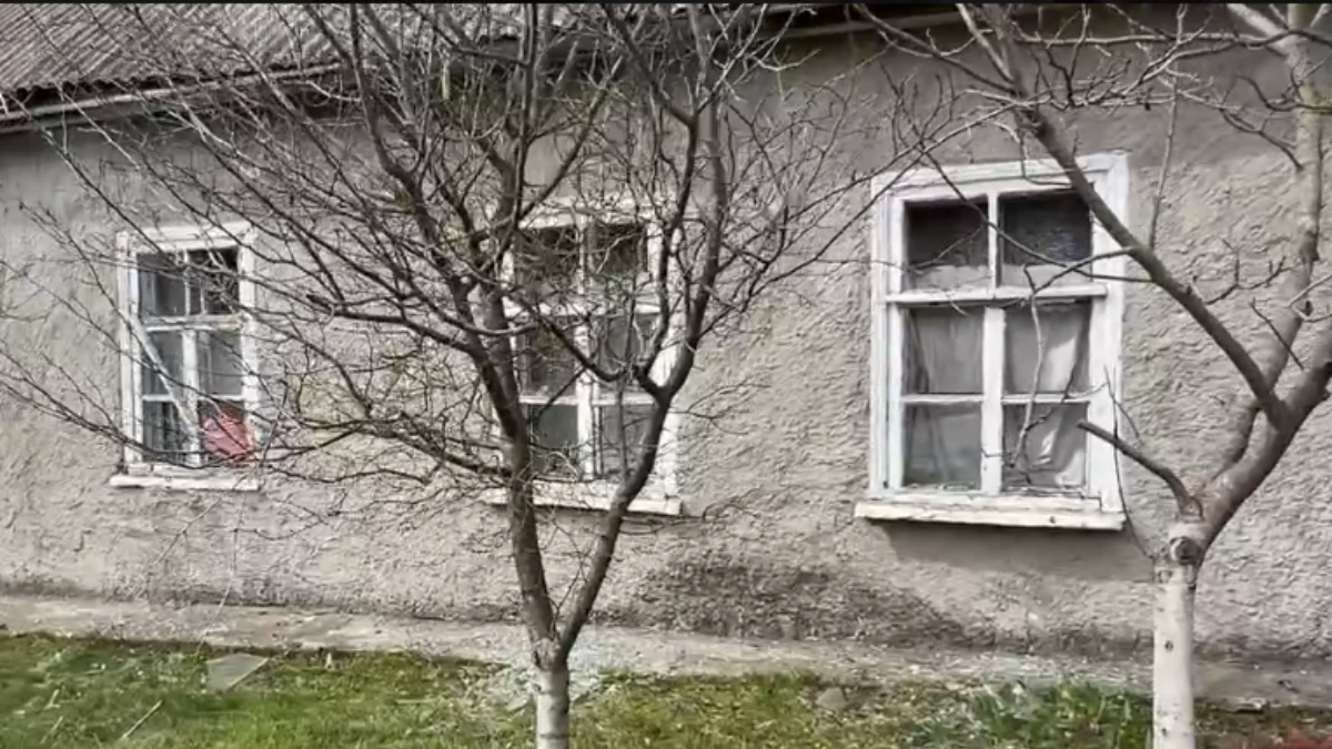 "Переважно мешкають люди поважного віку". Російські війська обстріляли район Херсона