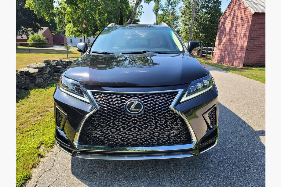 Дружина начальника Високопільської СВА минулого року придбала Lexus