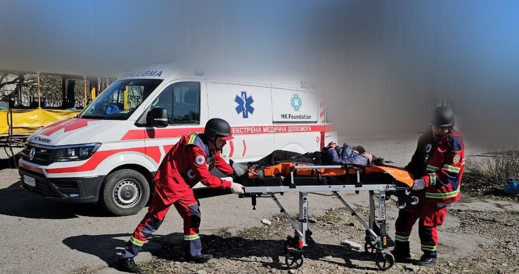 Ворог вдарив по маршрутному таксі у Херсоні: восьмеро поранених (фото)