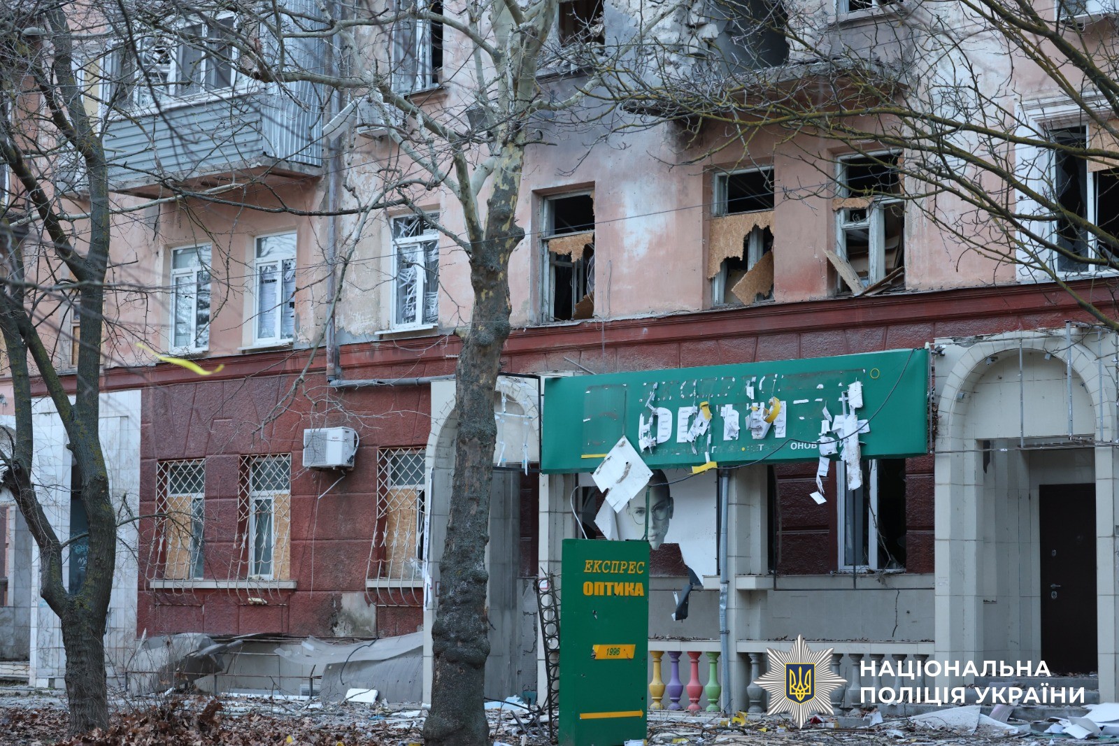 Обстріли Херсонщини: пошкоджено будинки, лікарню та газопровід (фото)