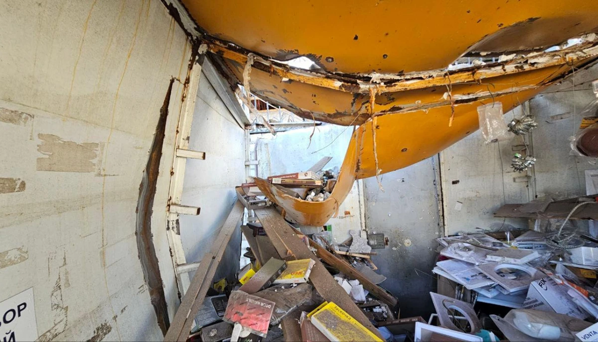 Російський безпілотник атакував Центральний район Херсона