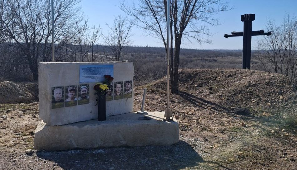 Меморіал шести воїнам як пам’ять про захисників Нововоронцовщини