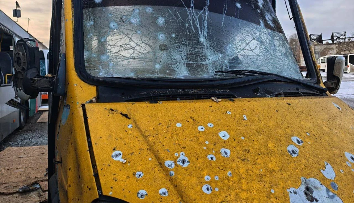 У Херсоні російські війська атакували чоловіка, який перебував в автівці