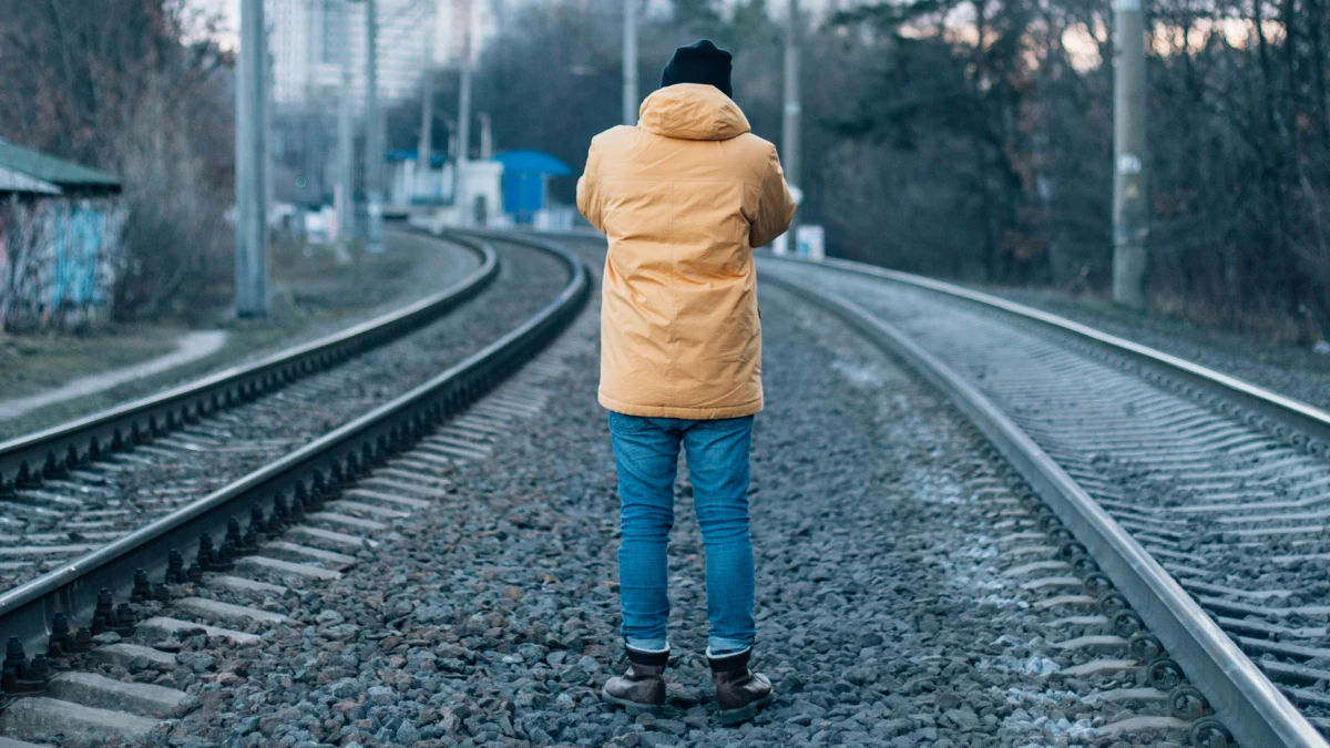 Диверсії на залізниці і замах на вбивство. Росіянину та уродженці Херсона повідомили про підозри