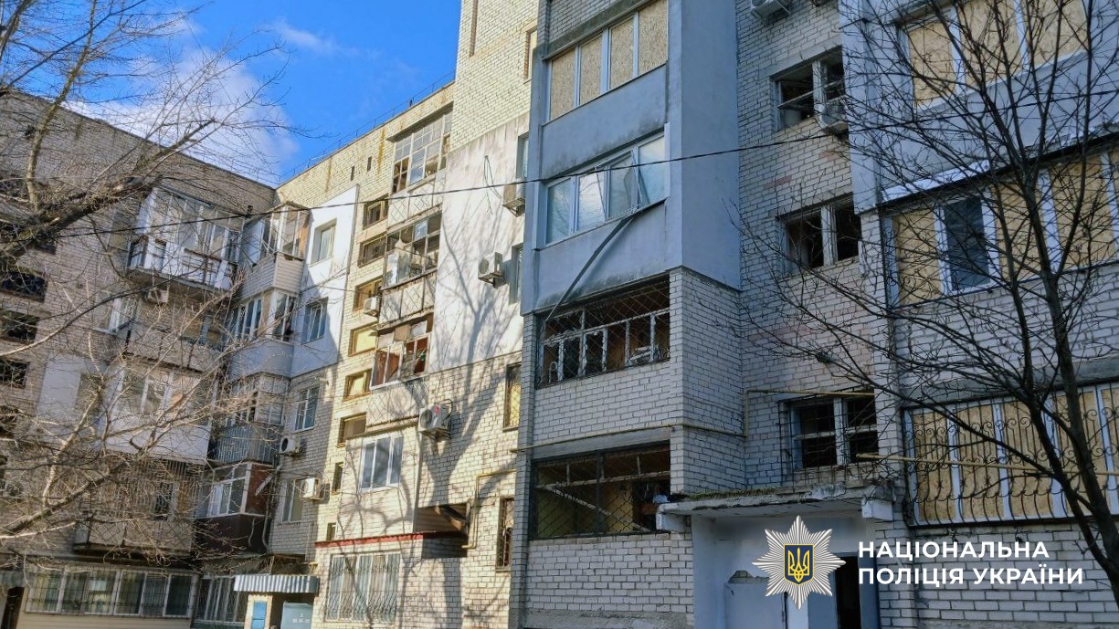 Ворог атакував Херсонщину: під ударом – будинки, дитсадок, лікувальний заклад (фото)