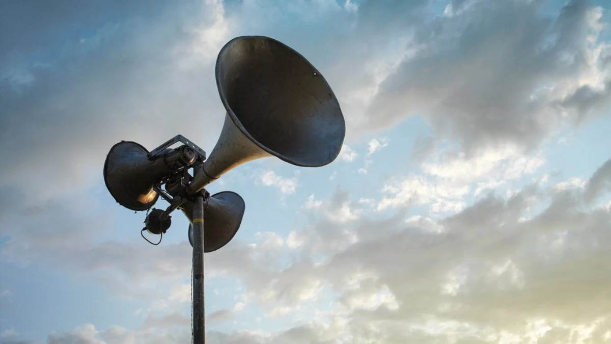 "Потрібно замінити чотири, одну — відремонтувати". Що відомо про системи оповіщення на Херсонщині