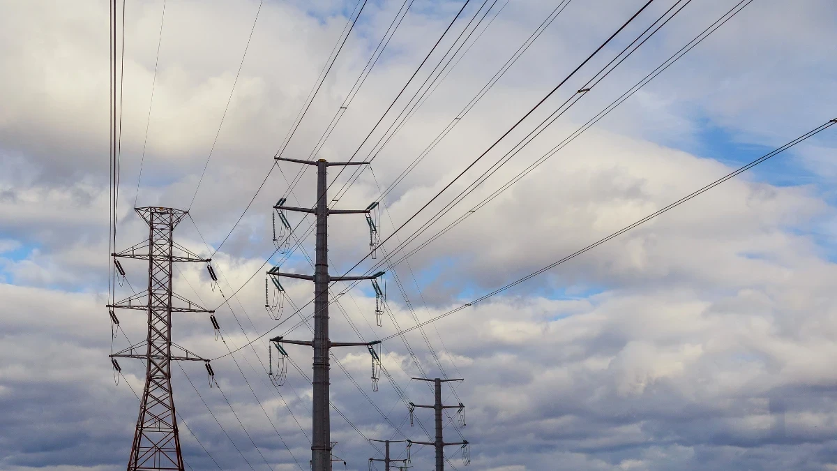 "Відключено через дефіцит потужності". На окупованому лівобережжі Херсонщини частково зникла електрика