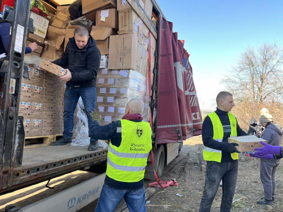 гуманітарний вантаж від Папи Римського