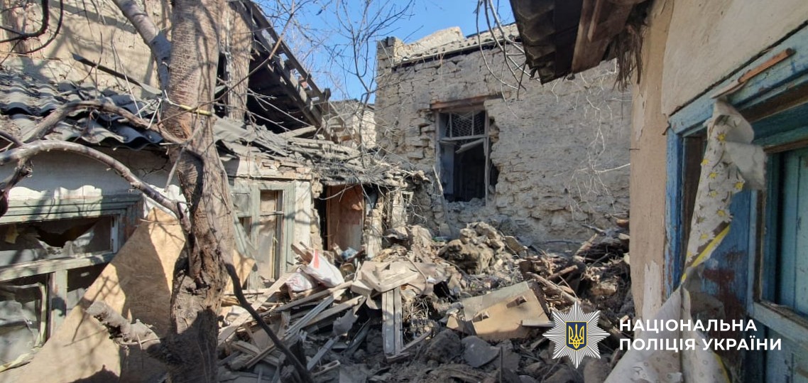 Ворог атакував Херсонщину: лікарню, музей, дитячий садочок та понад 20 будинків (фото)