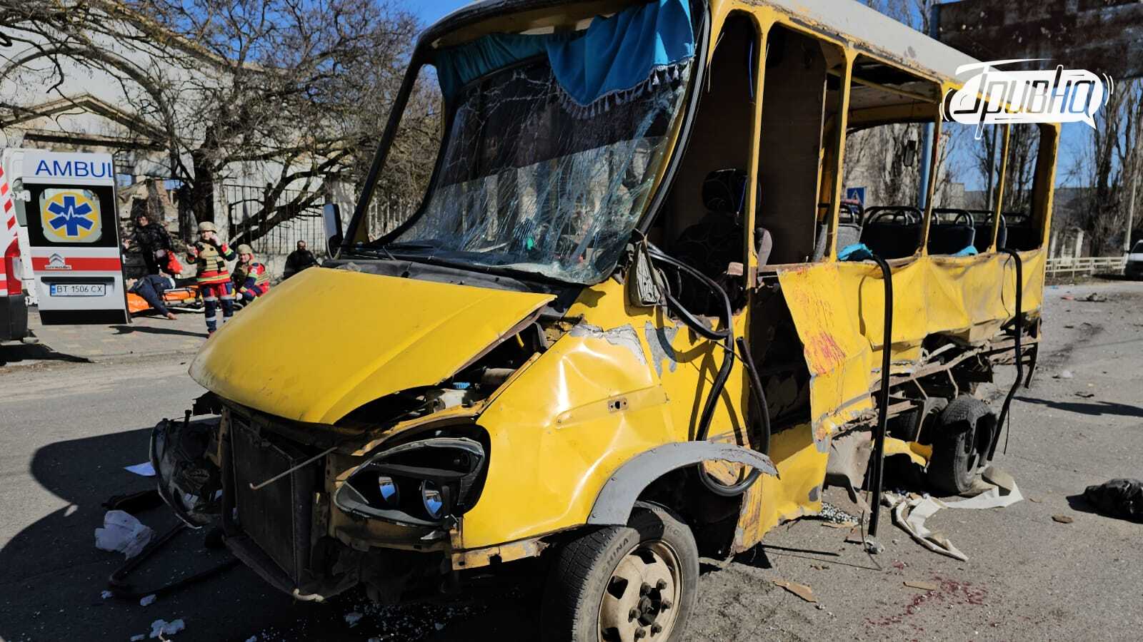 Внаслідок удару по маршрутці поранено 20 людей: як минув день на Херсонщині