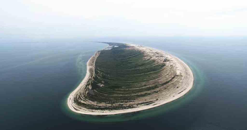 Біля Тендрівської коси ЗСУ знищили російський катер (відео)