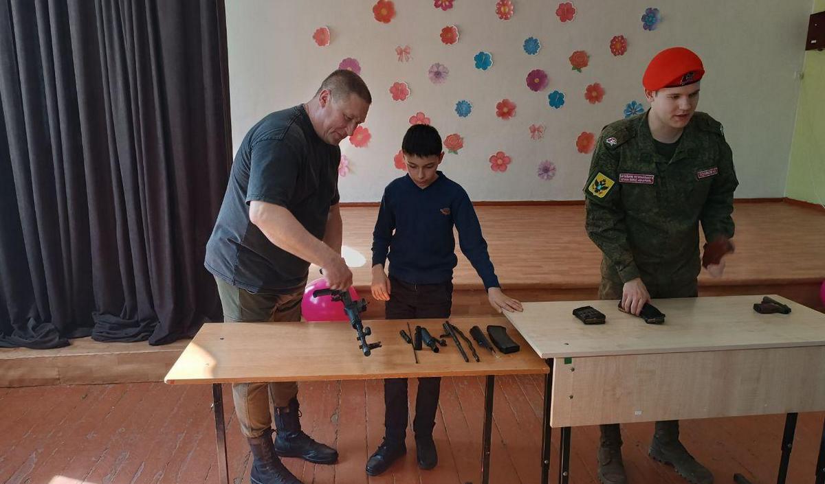 З ТОТ Херсонщини до рф вивезли чергову групу підлітків для проходження військової підготовки