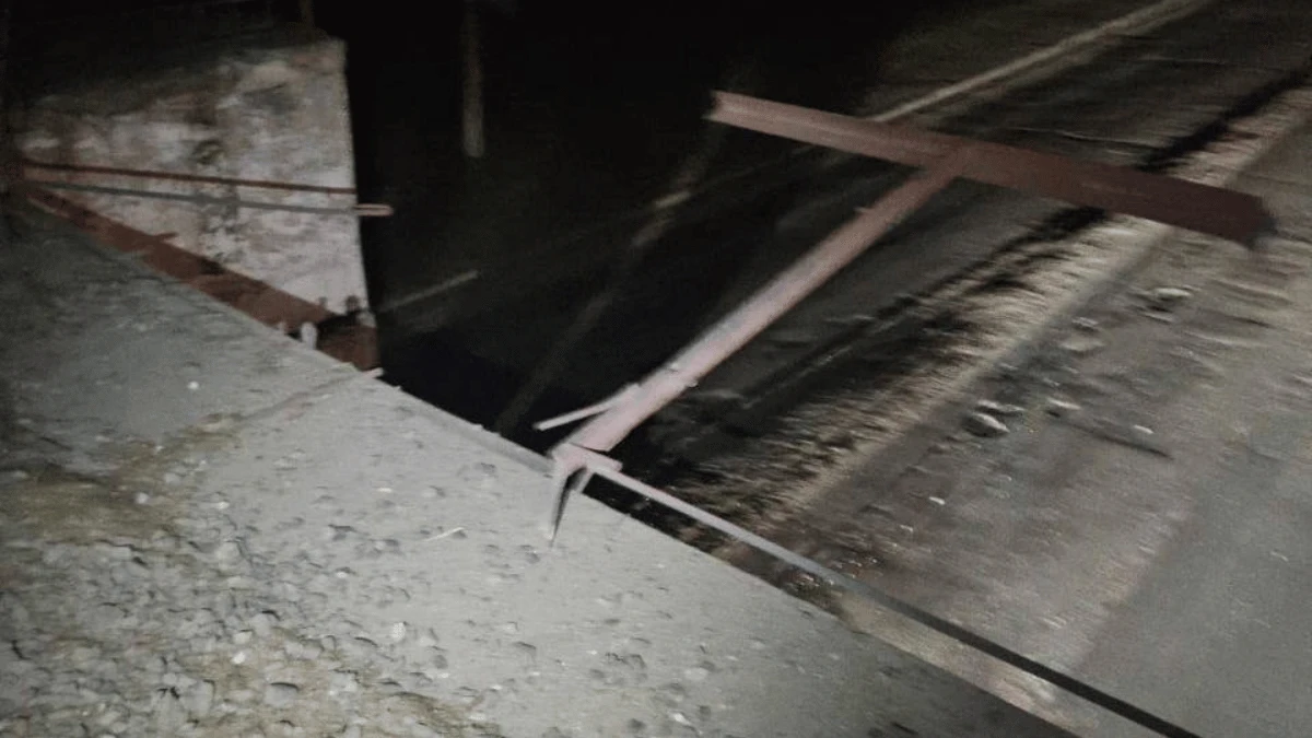 Російські військові атакували транспортну інфраструктуру на Херсонщині. ФОТО