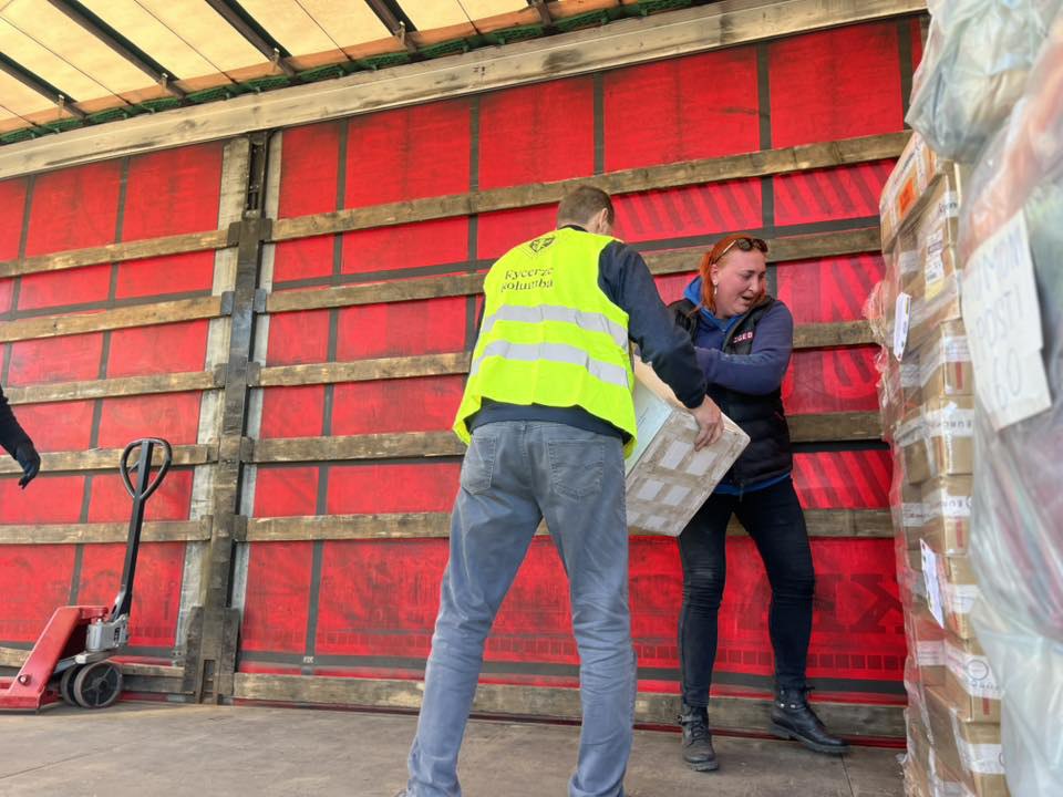 гуманітарний вантаж від Папи Римського