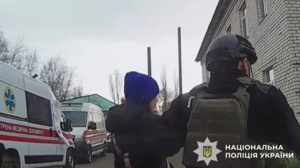 З однієї із громад Херсонщини евакуювали матір з немовлям, якому потрібна меддопомога. ВІДЕО