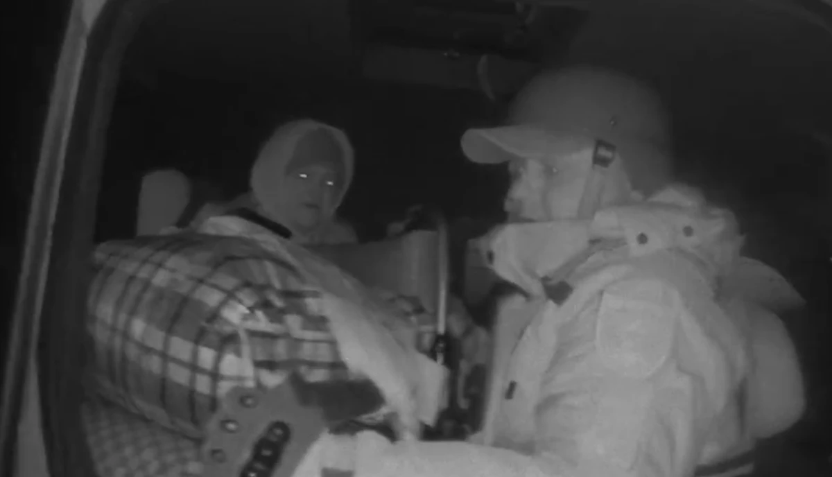 Поліцейські евакуювали жінку з прифронтової Гаврилівки на Херсонщині до лікарні