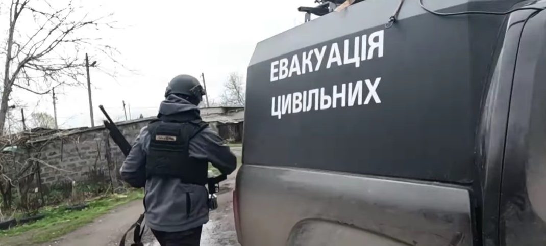 Евакуація з прифронтової Херсонщини: переважно виїжджають родини з дітьми та люди, чиї домівки зруйновані