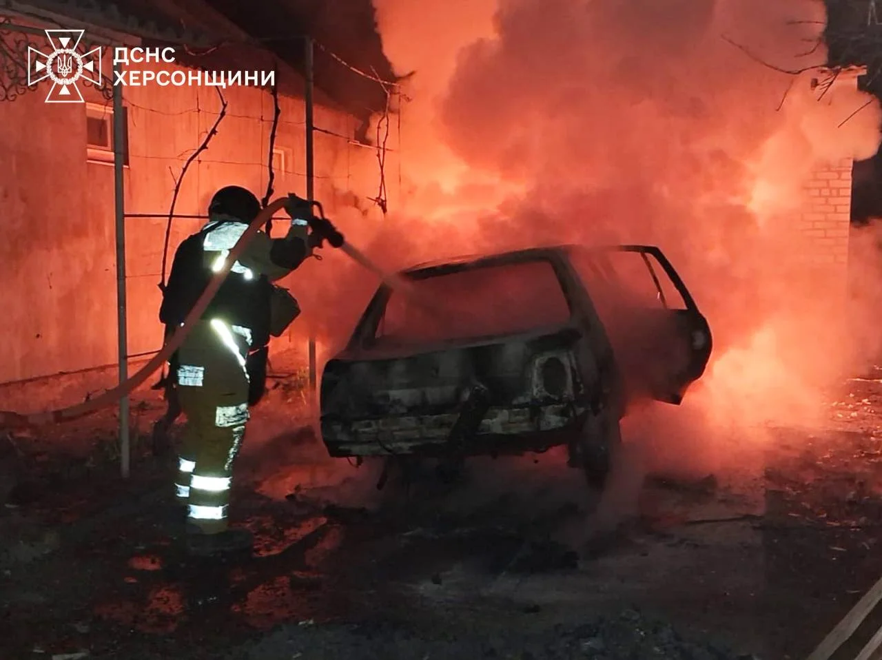 Росіяни атакували цивільну автівку у Нововоронцовці (фото)