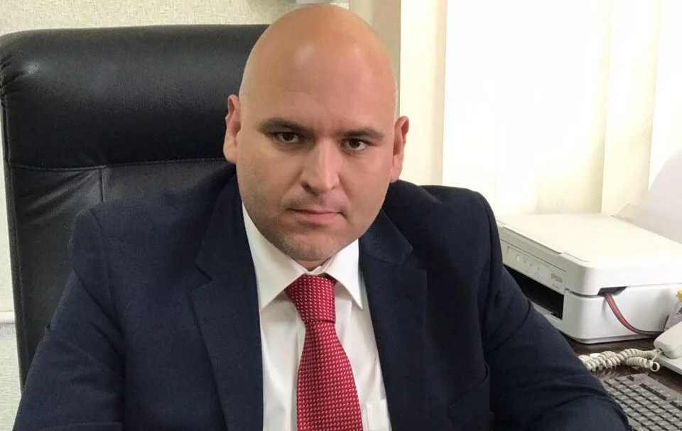 Херсонський депутат Попутько заплатить штраф за те, що врізався в опору антидронових сіток