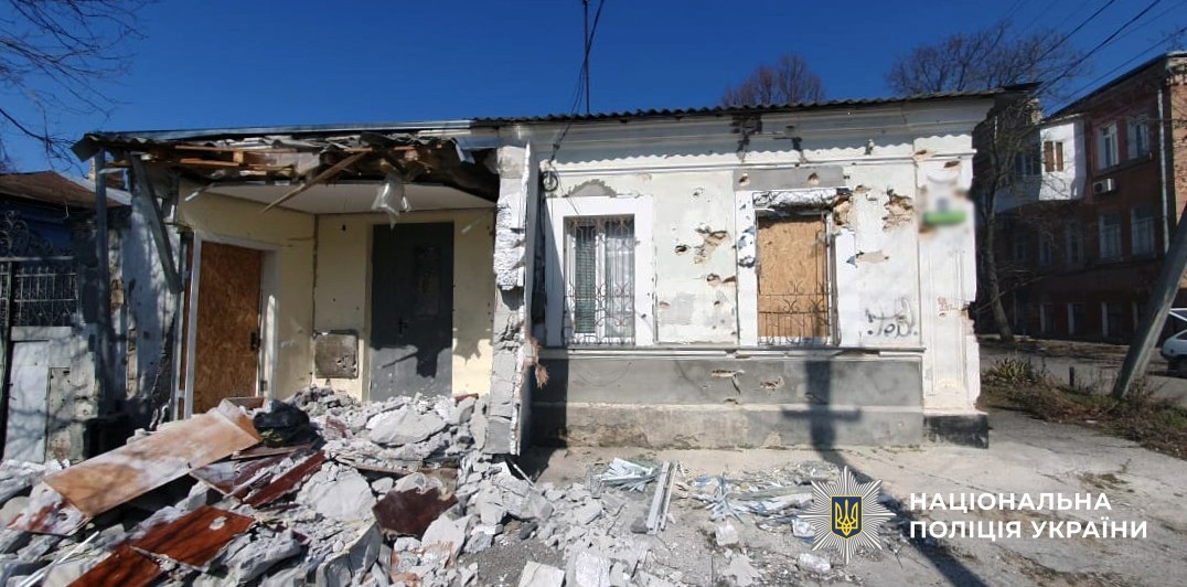 пошкоджений будинок