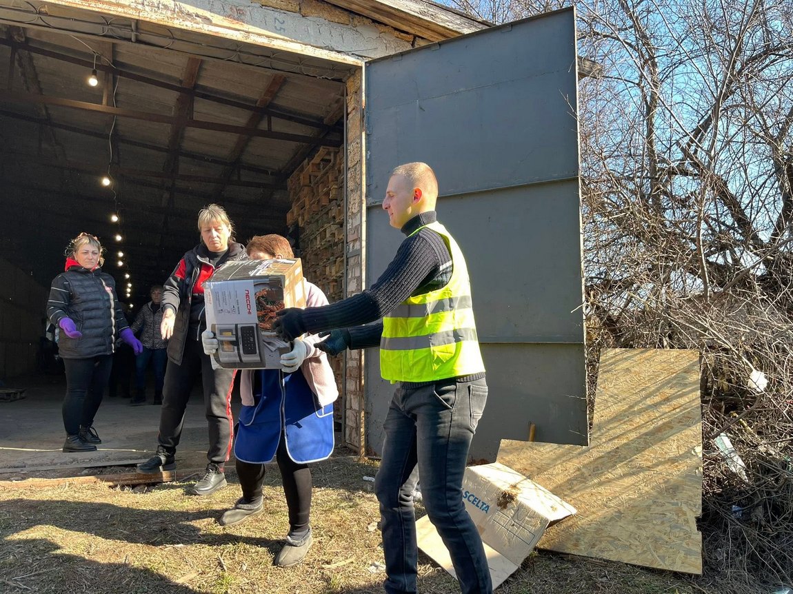 гуманітарний вантаж від Папи Римського
