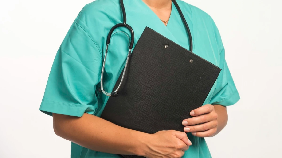 Внаслідок вчорашнього обстрілу Херсона поранені двоє медпрацівників