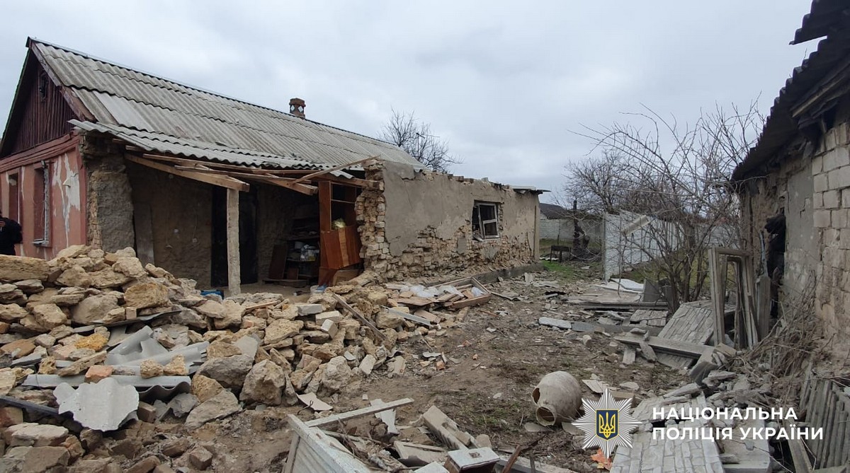 Ворог бив з артилерії та дронів: поліція – про наслідки ударів по Херсонщині за минулу добу