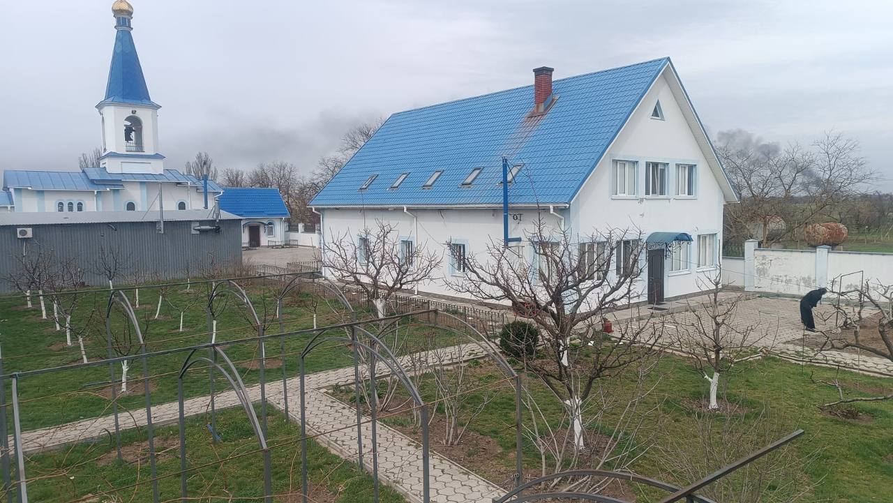 Росіяни обстріляли Благовіщенський жіночий монастир у Білозерській громаді