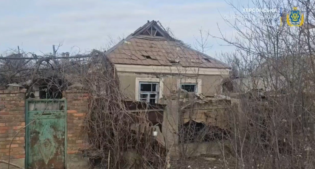 Окупанти атакували житловий квартал у Херсоні: загинув чоловік