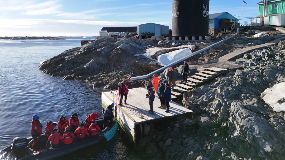 Херсонці у складі експедиції прибули на станцію "Академік Вернадський" в Антарктиці