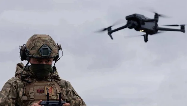 Українські дрони знищили об’єкти росіян на трьох напрямках – серед них і Херсонщина (відео)