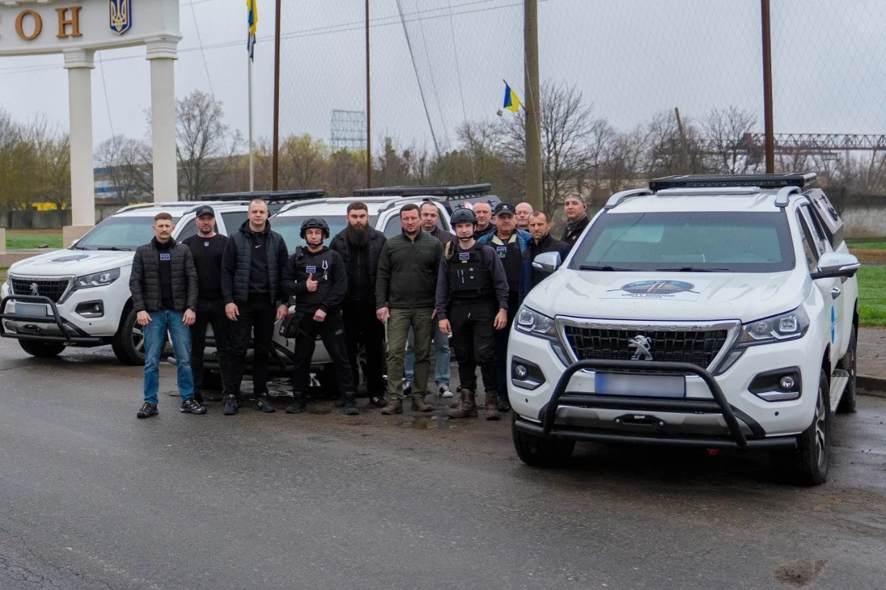 Для евакуації з «червоних зон» на Херсонщині передали броньовані авто