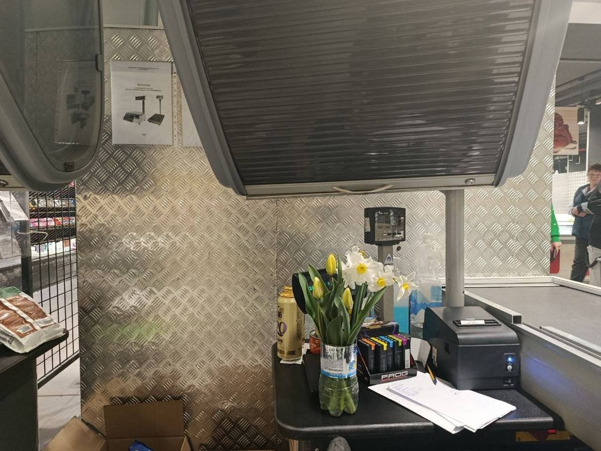 квіти у супермаркеті Херсон