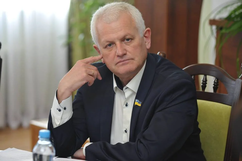 Донька ректора ХДУ подарувала батькам понад мільйон гривень