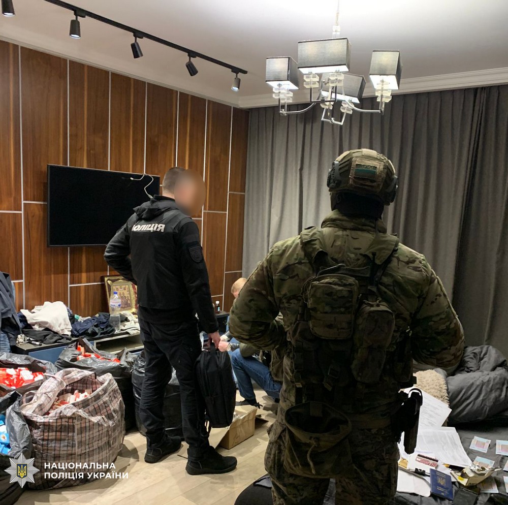 в Херсоні робили контрафактні цигарки