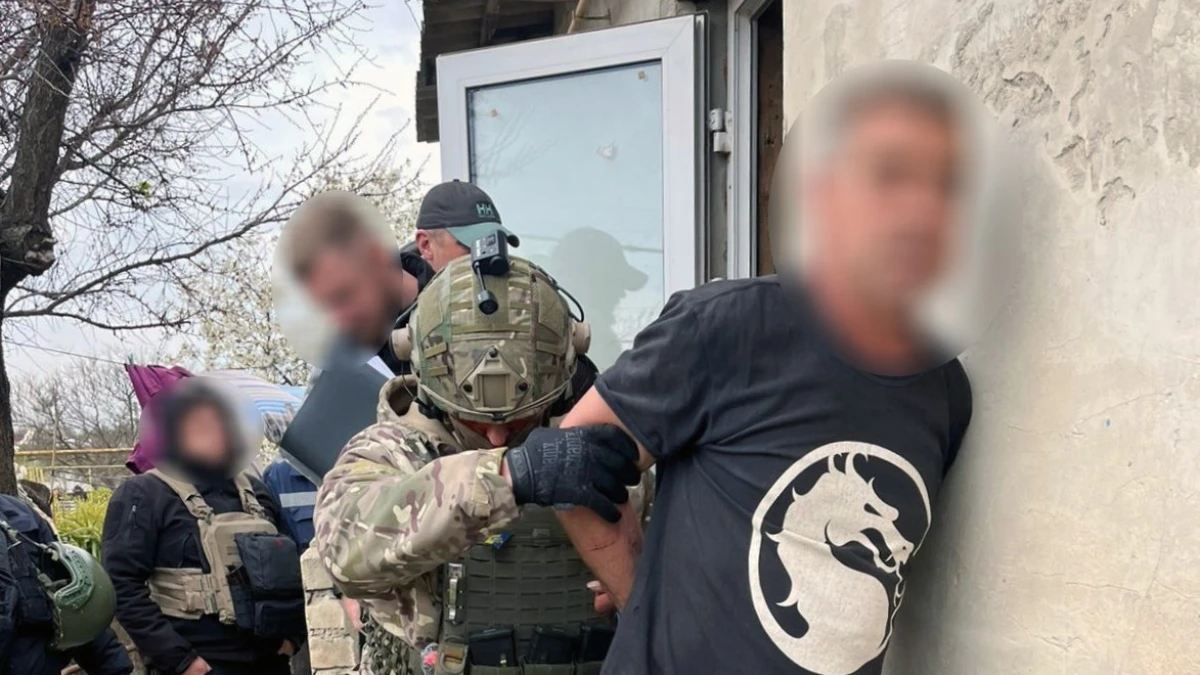 "Ходить і дебоширить": у жителя Херсонщини поліціянти виявили гранати