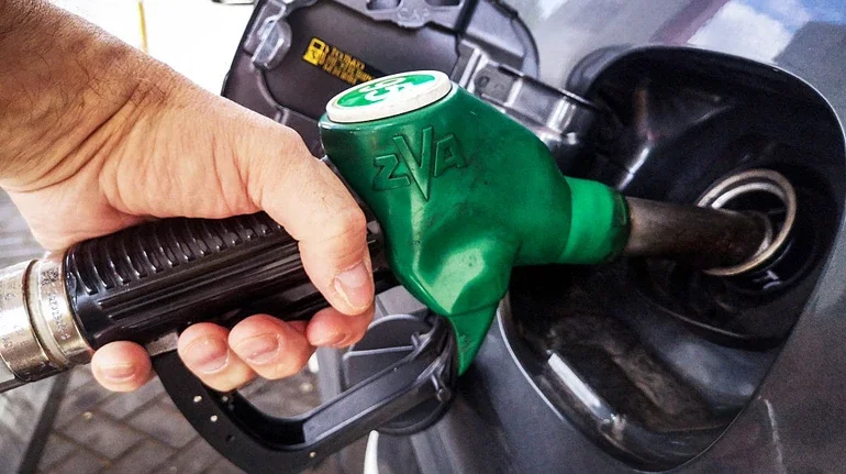 Окупанти запевняють, що на лівобережжі Херсонщини відсутній дефіцит пального