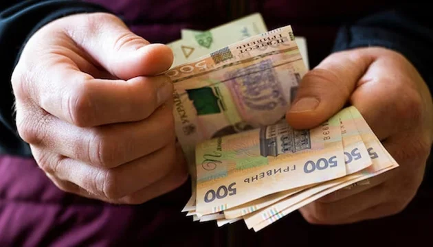 Суд підтримав медпрацівницю з окупованої Каховки та визнав незаконною відмову ПФУ у призначенні їй пенсії