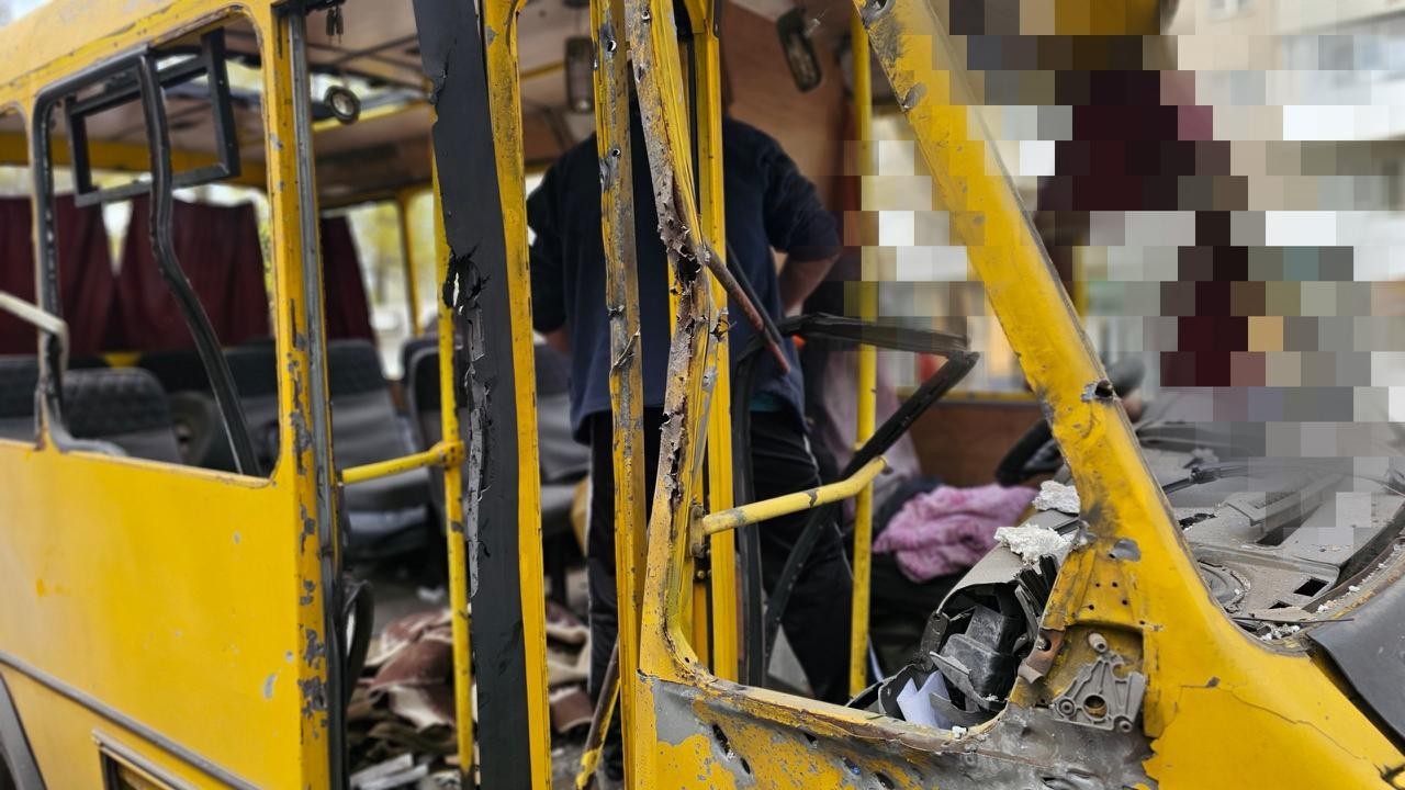 Під ударом дронів – таксі, маршрутка, АЗС: як минув день у Херсоні