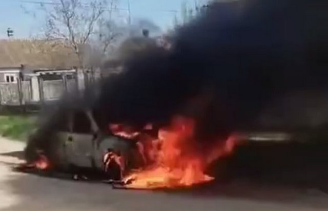 У Комишанах під удар ворожого БпЛА потрапила автівка старостату