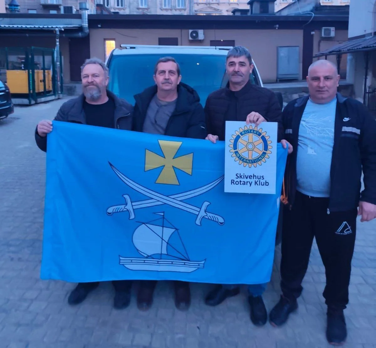 Громади Херсонщини отримали автівки від партнерів зі Швейцарії та Данії