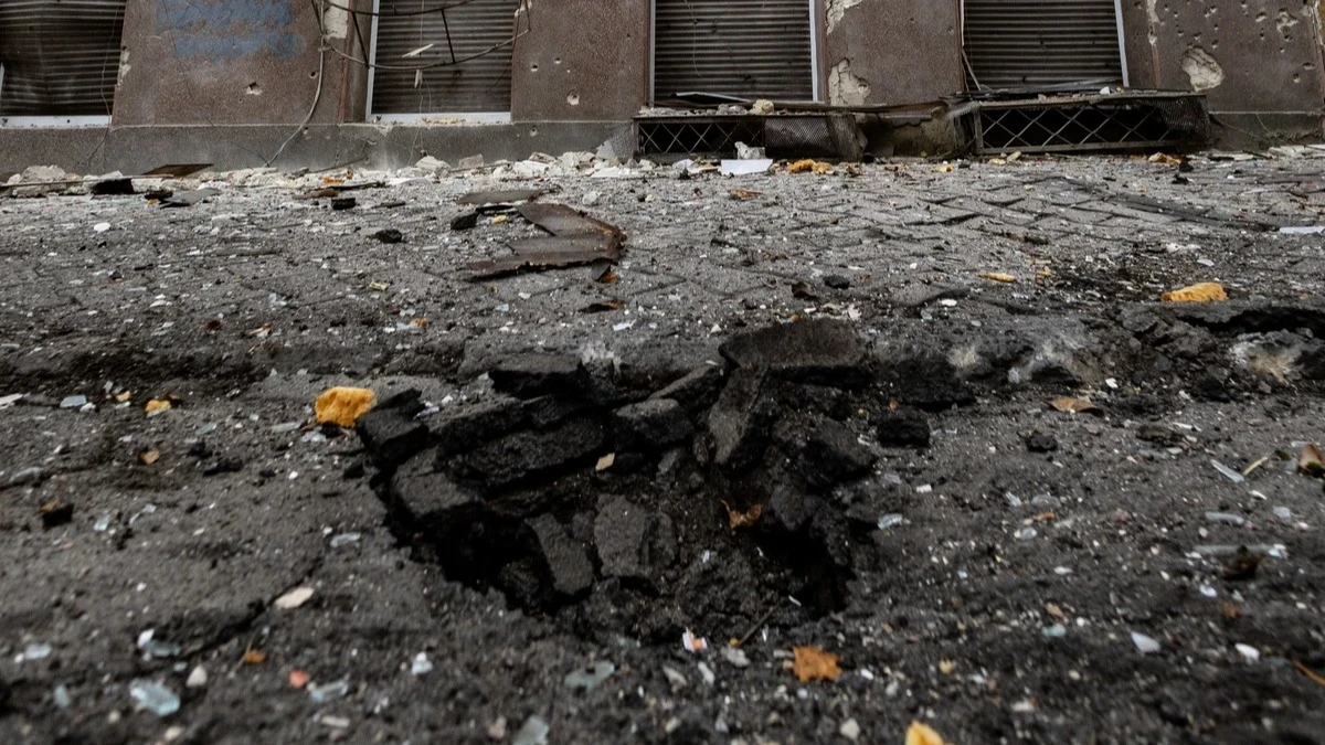 Внаслідок обстрілу Херсона поранені двоє медиків